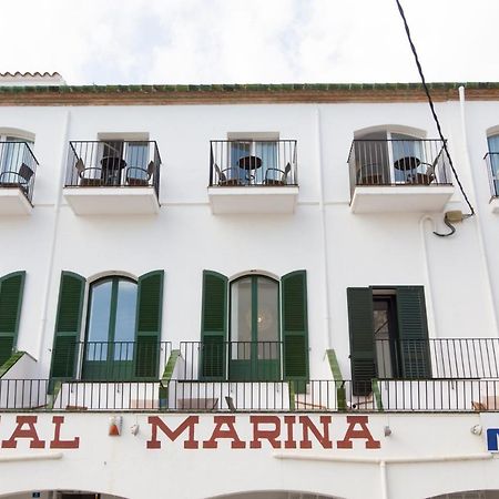 Hostal Marina カダケス エクステリア 写真