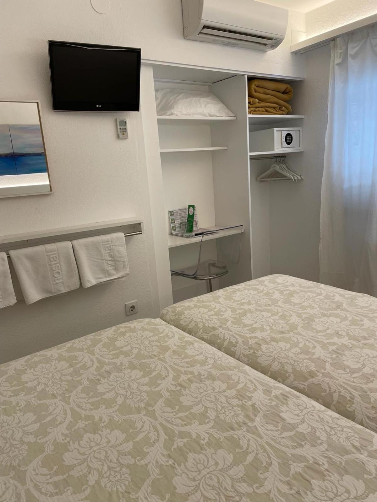 Hostal Marina カダケス エクステリア 写真