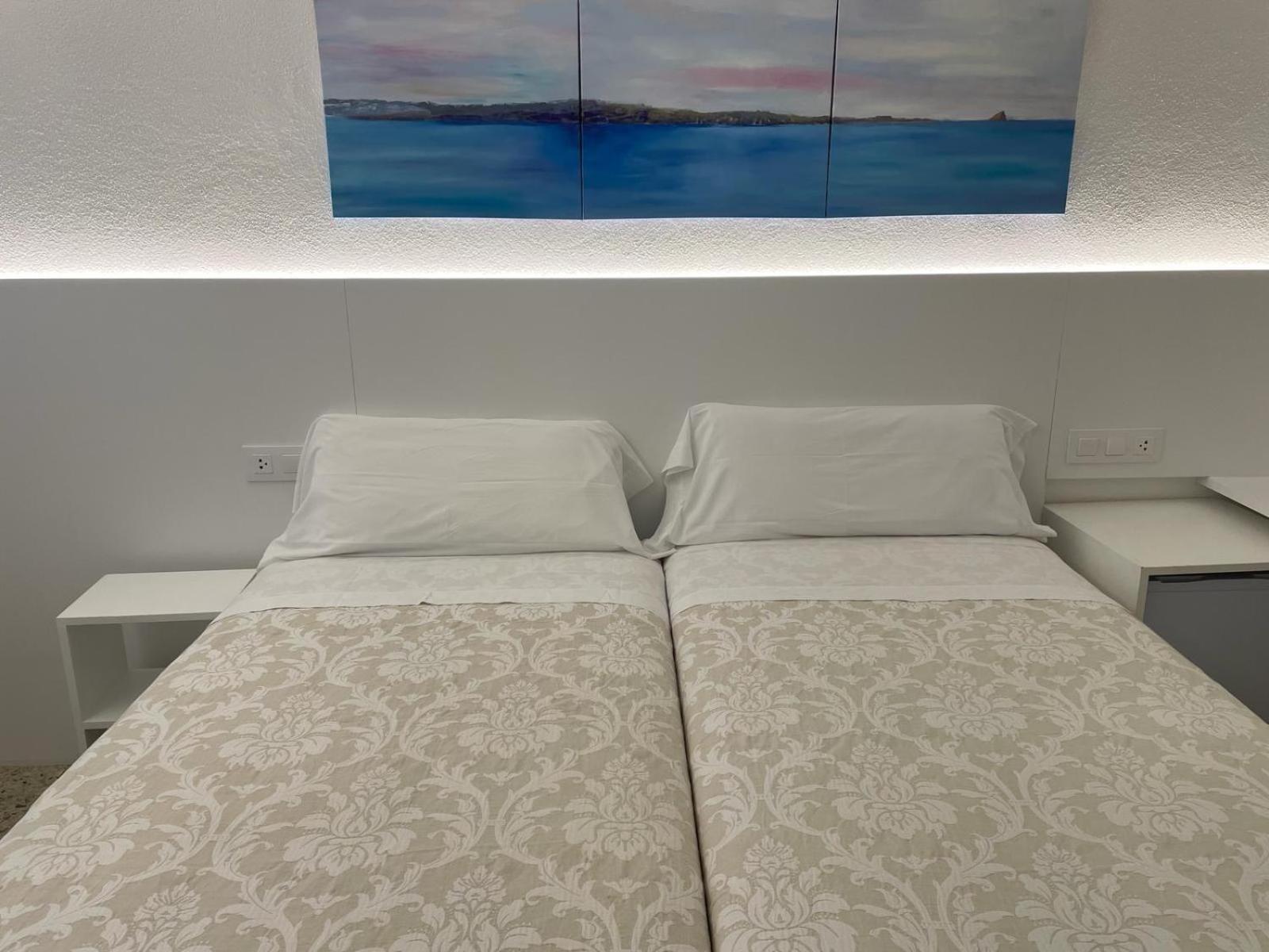 Hostal Marina カダケス エクステリア 写真