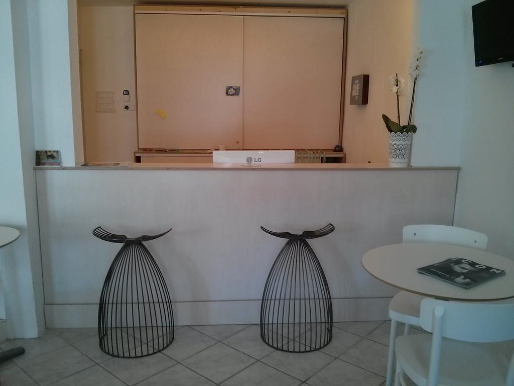 Hostal Marina カダケス エクステリア 写真