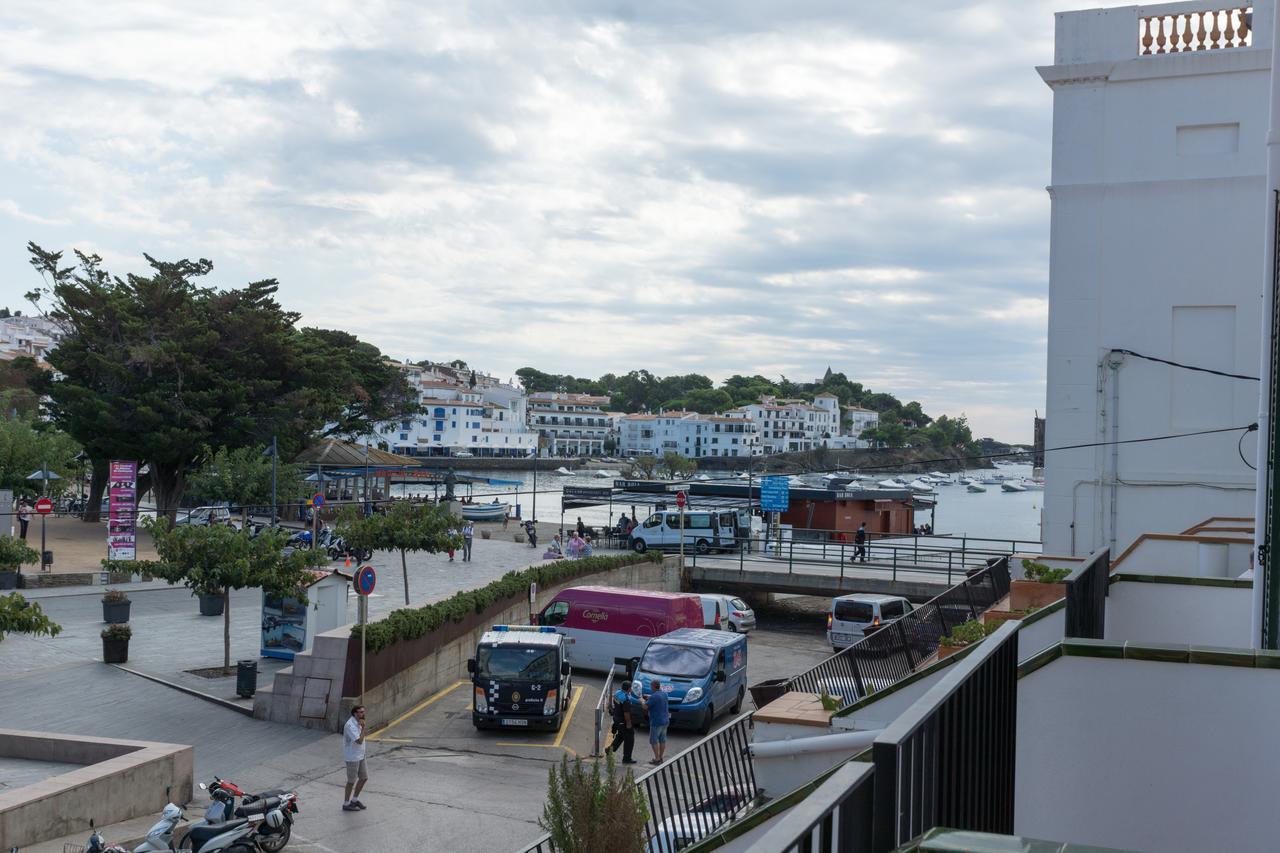 Hostal Marina カダケス エクステリア 写真